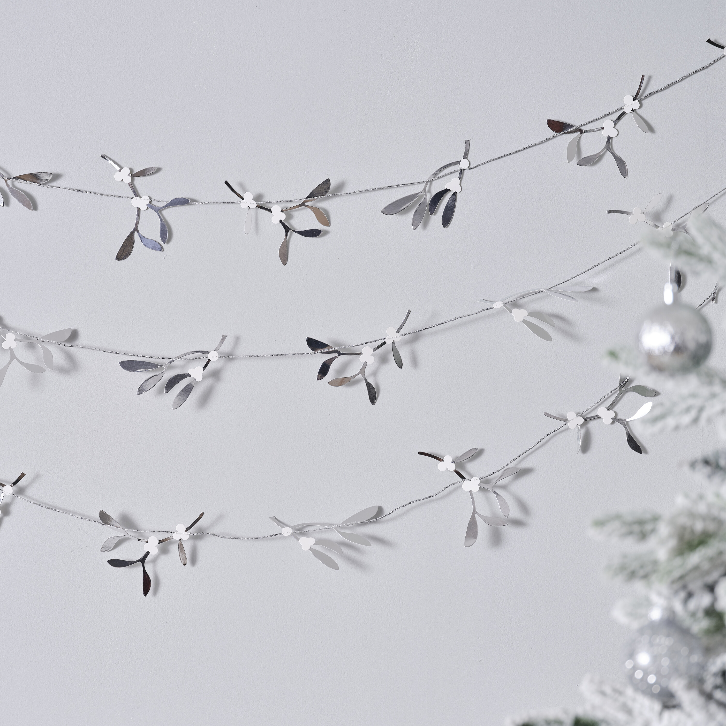 Silver Mistletoe Garland Ginger Ray